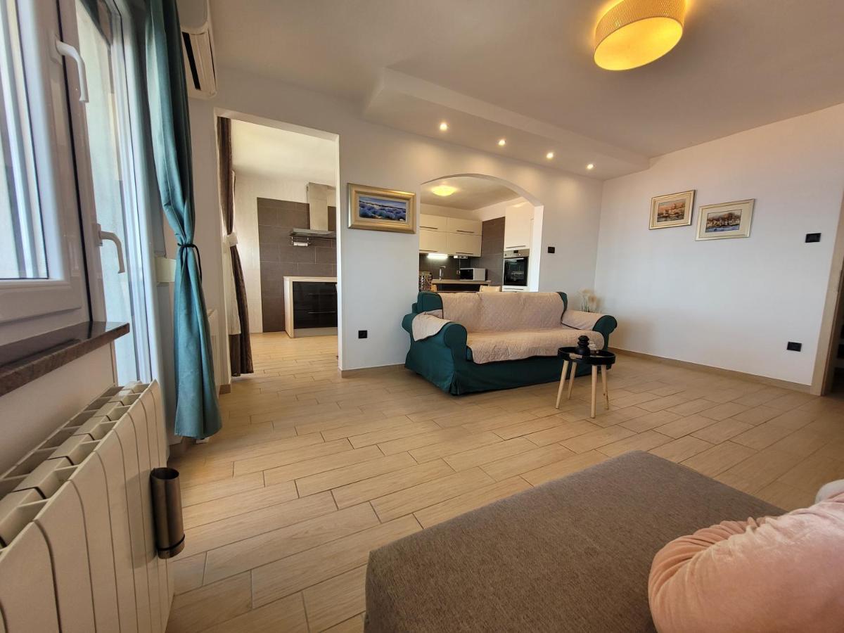 Apartment Karla Риека Экстерьер фото